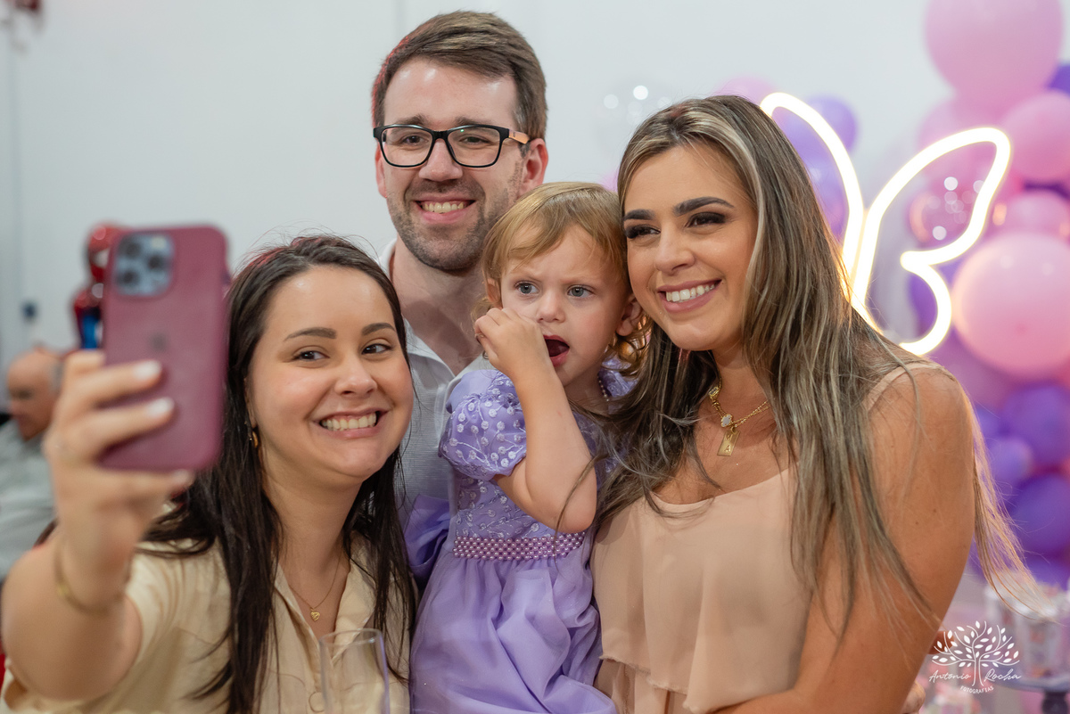 aniversário - Maria Antônia - festa infantil - Jardim de Borboletas - decoração - alegria - diversão - brincadeiras - cama elástica - carro motorizado - roda-roda - tombo legal - família - amigos - amor - celebração – Pelotas – Antonio Rocha Fotografias