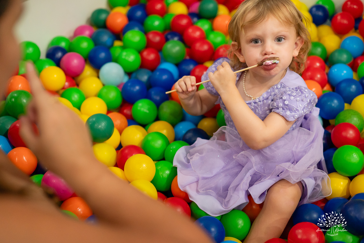 aniversário - Maria Antônia - festa infantil - Jardim de Borboletas - decoração - alegria - diversão - brincadeiras - cama elástica - carro motorizado - roda-roda - tombo legal - família - amigos - amor - celebração – Pelotas – Antonio Rocha Fotografias