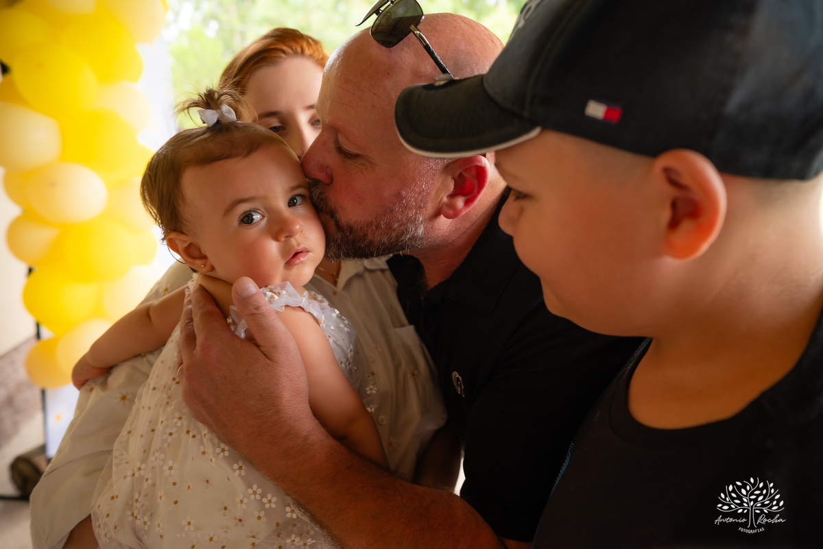 primeiro aninho - fotografia infantil - ensaio de aniversário - festa de um ano - fotografia profissional - ensaio família - amor e fé - registros emocionantes - fotografia de família - celebração infantil – Pelotas - Antonio Rocha Fotografias