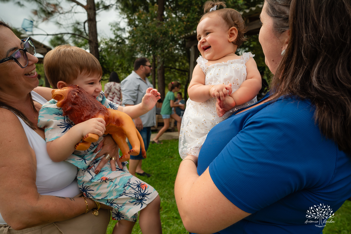 primeiro aninho - fotografia infantil - ensaio de aniversário - festa de um ano - fotografia profissional - ensaio família - amor e fé - registros emocionantes - fotografia de família - celebração infantil – Pelotas - Antonio Rocha Fotografias