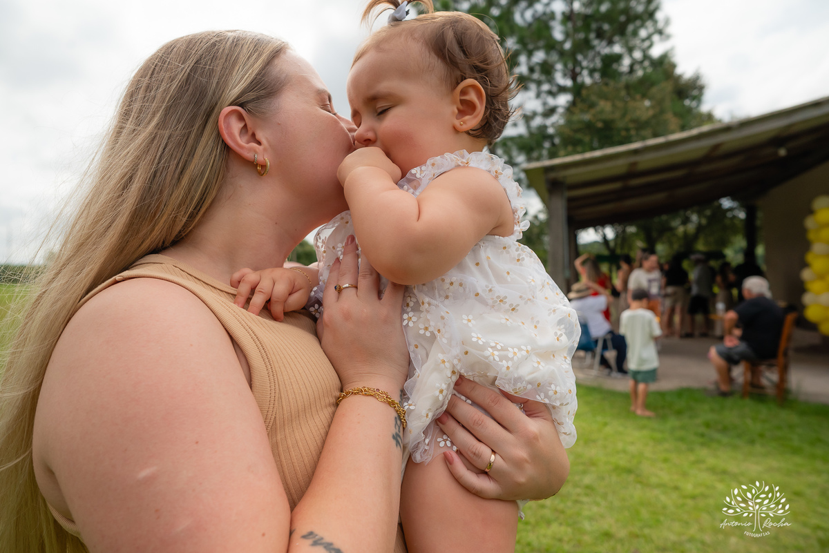 primeiro aninho - fotografia infantil - ensaio de aniversário - festa de um ano - fotografia profissional - ensaio família - amor e fé - registros emocionantes - fotografia de família - celebração infantil – Pelotas - Antonio Rocha Fotografias