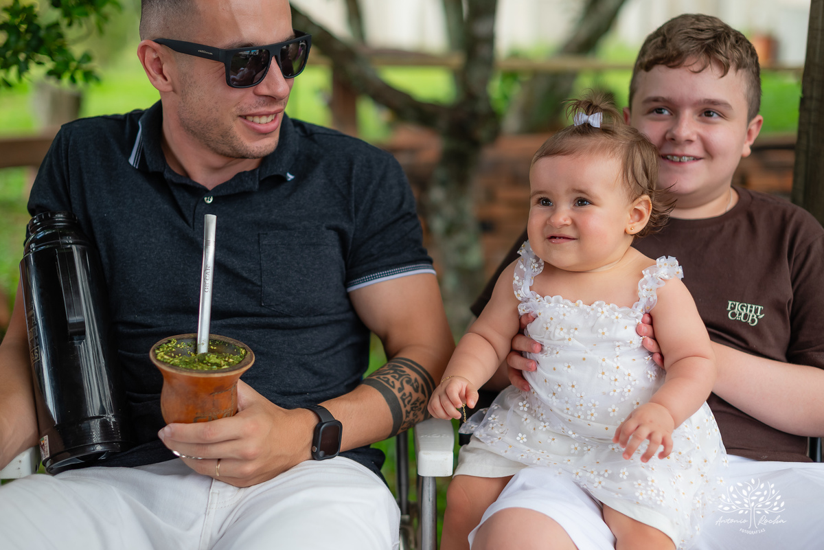 primeiro aninho - fotografia infantil - ensaio de aniversário - festa de um ano - fotografia profissional - ensaio família - amor e fé - registros emocionantes - fotografia de família - celebração infantil – Pelotas - Antonio Rocha Fotografias