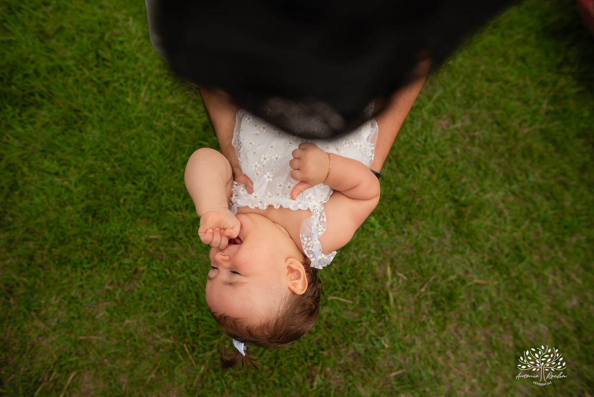 primeiro aninho - fotografia infantil - ensaio de aniversário - festa de um ano - fotografia profissional - ensaio família - amor e fé - registros emocionantes - fotografia de família - celebração infantil – Pelotas - Antonio Rocha Fotografias