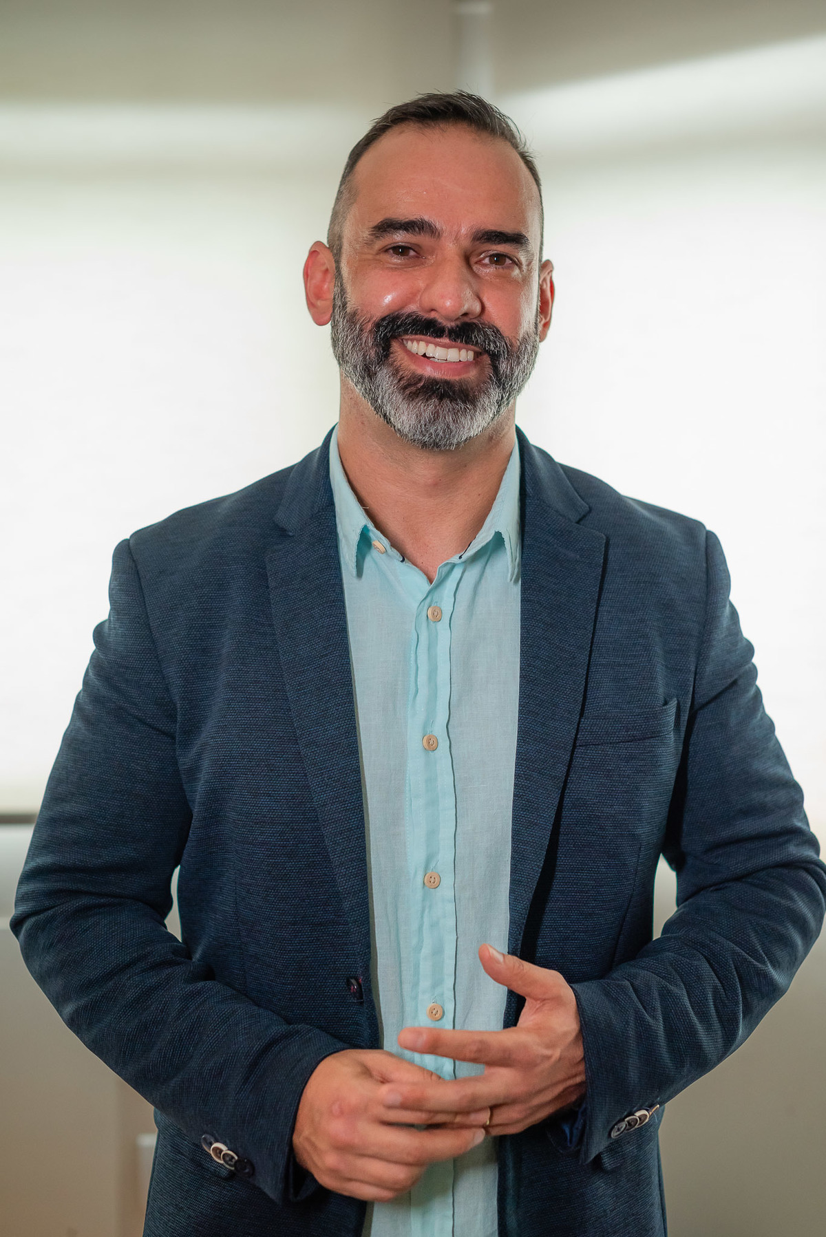 ensaio corporativo - identidade visual - fotos autênticas - posicionamento de marca - humanização da marca - fotografia para redes sociais - ensaio profissional - branding pessoal - imagem profissional - fotos para consultório - Antonio Rocha Fotografias 