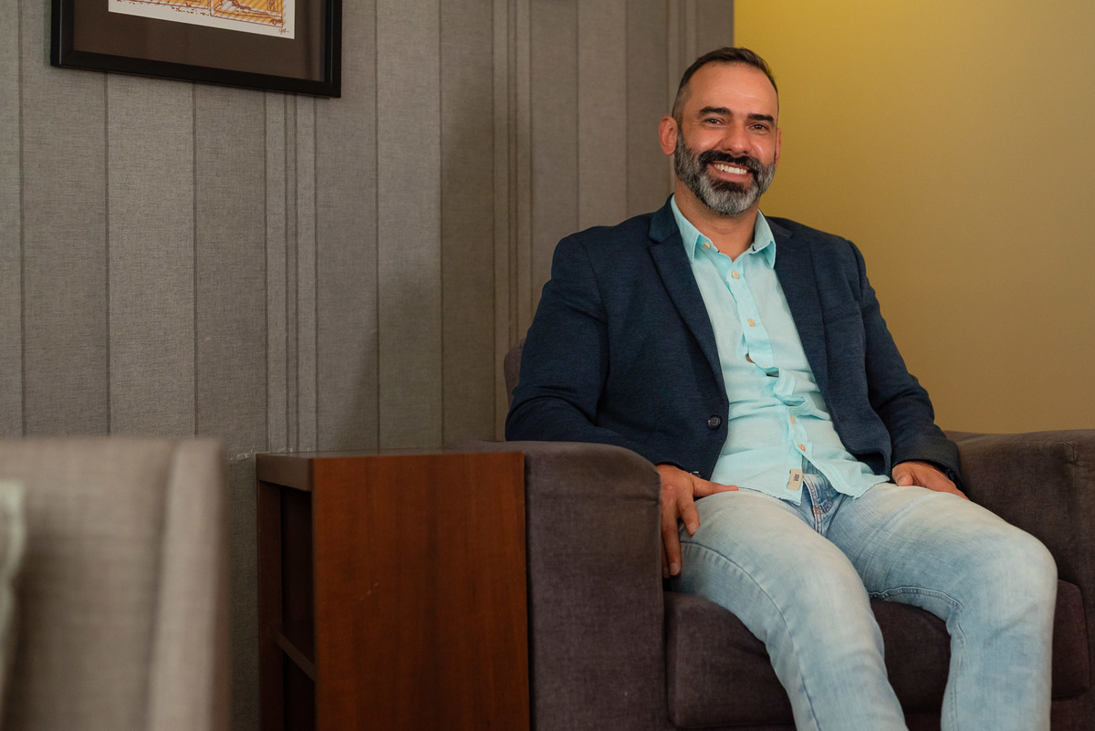 ensaio corporativo - identidade visual - fotos autênticas - posicionamento de marca - humanização da marca - fotografia para redes sociais - ensaio profissional - branding pessoal - imagem profissional - fotos para consultório - Antonio Rocha Fotografias 