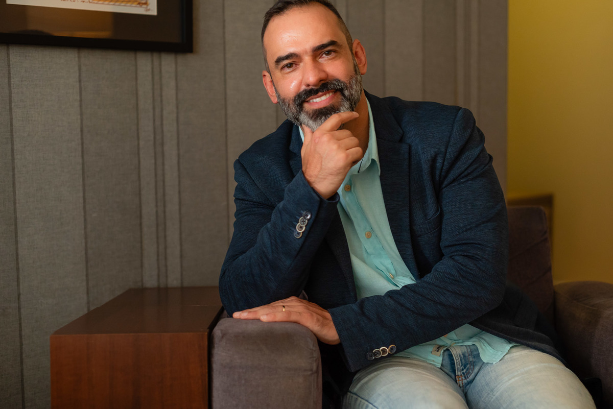 ensaio corporativo - identidade visual - fotos autênticas - posicionamento de marca - humanização da marca - fotografia para redes sociais - ensaio profissional - branding pessoal - imagem profissional - fotos para consultório - Antonio Rocha Fotografias 