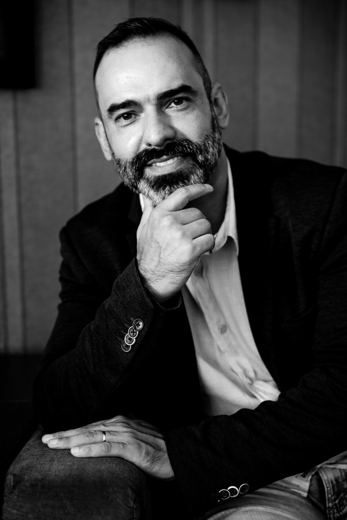 ensaio corporativo - identidade visual - fotos autênticas - posicionamento de marca - humanização da marca - fotografia para redes sociais - ensaio profissional - branding pessoal - imagem profissional - fotos para consultório - Antonio Rocha Fotografias 