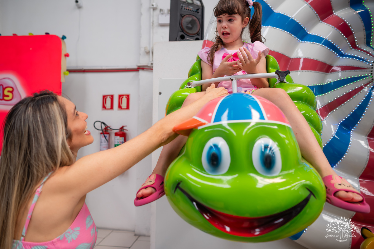 aniversário infantil - fotografia infantil - festa de aniversário - irmãos - fotografia profissional - alegria - comemoração - infância - fotos espontâneas - família - recordações - amor - Pelotas - Cliff Kids - Antonio Rocha Fotografias