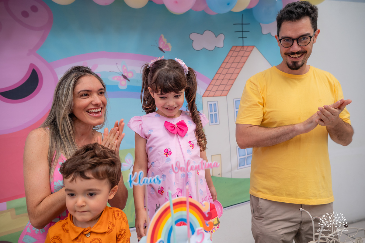 aniversário infantil - fotografia infantil - festa de aniversário - irmãos - fotografia profissional - alegria - comemoração - infância - fotos espontâneas - família - recordações - amor - Pelotas - Cliff Kids - Antonio Rocha Fotografias