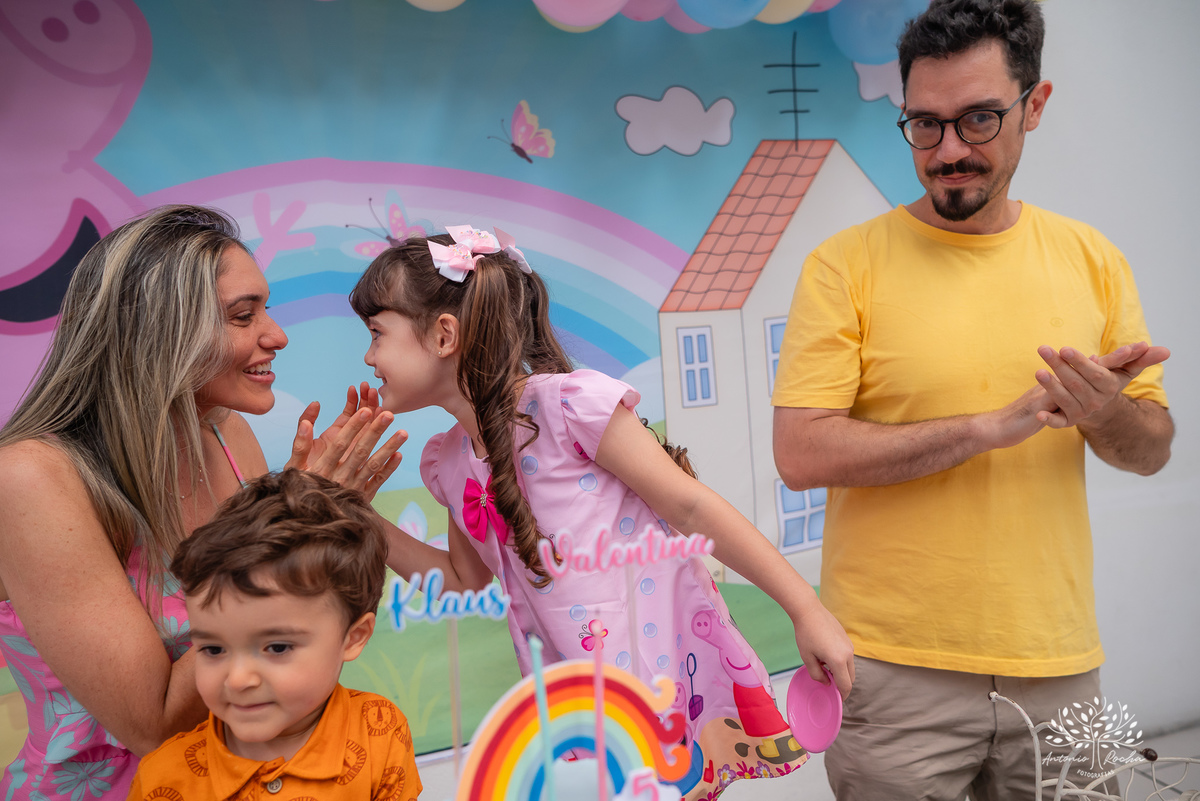 aniversário infantil - fotografia infantil - festa de aniversário - irmãos - fotografia profissional - alegria - comemoração - infância - fotos espontâneas - família - recordações - amor - Pelotas - Cliff Kids - Antonio Rocha Fotografias