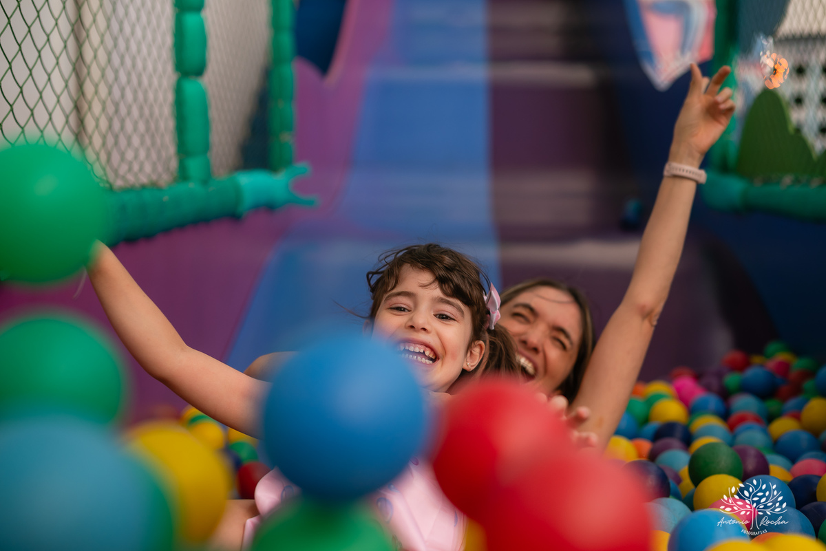 aniversário infantil - fotografia infantil - festa de aniversário - irmãos - fotografia profissional - alegria - comemoração - infância - fotos espontâneas - família - recordações - amor - Pelotas - Cliff Kids - Antonio Rocha Fotografias