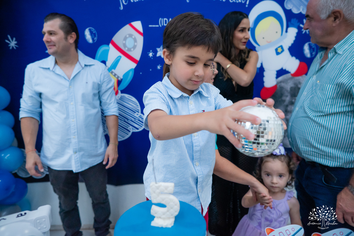 fotografia infantil - aniversário infantil - fotógrafo de festas - fotografia espontânea -Pelotas - cliff kids - espontaneidade - festa de 5 anos - Joaquim - registros inesquecíveis - fotografia profissional - Antonio Rocha Fotografias - astronauta