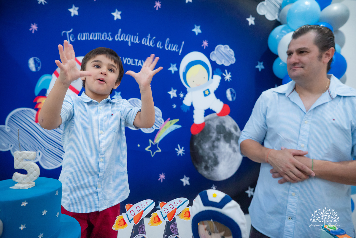 fotografia infantil - aniversário infantil - fotógrafo de festas - fotografia espontânea -Pelotas - cliff kids - espontaneidade - festa de 5 anos - Joaquim - registros inesquecíveis - fotografia profissional - Antonio Rocha Fotografias - astronauta