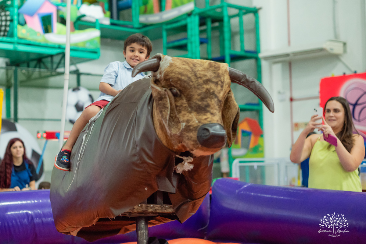 fotografia infantil - aniversário infantil - fotógrafo de festas - fotografia espontânea -Pelotas - cliff kids - espontaneidade - festa de 5 anos - Joaquim - registros inesquecíveis - fotografia profissional - Antonio Rocha Fotografias - astronauta