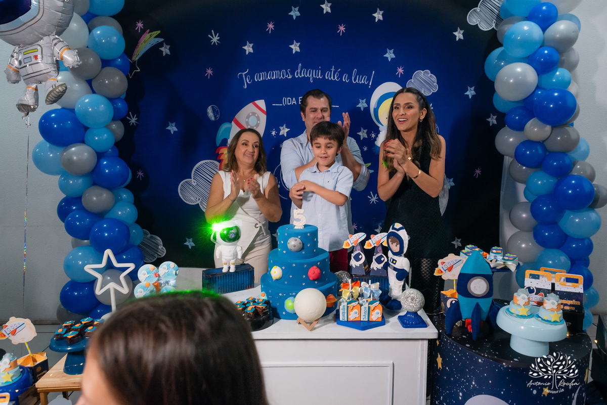 fotografia infantil - aniversário infantil - fotógrafo de festas - fotografia espontânea -Pelotas - cliff kids - espontaneidade - festa de 5 anos - Joaquim - registros inesquecíveis - fotografia profissional - Antonio Rocha Fotografias - astronauta