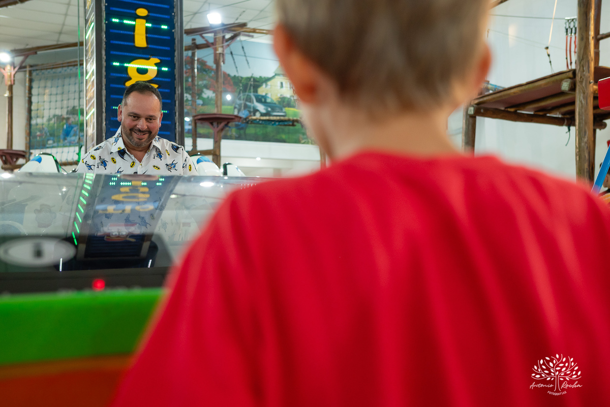 Aniversário infantil - Fotografia de festa infantil - Fotógrafo de aniversários - Anael - Festa no Tio Guigui - Fotografia de criança - Show do parabéns - Tirolesa - Fotógrafo profissional - Antonio Rocha Fotografias – Pelotas – Fotografo de família
