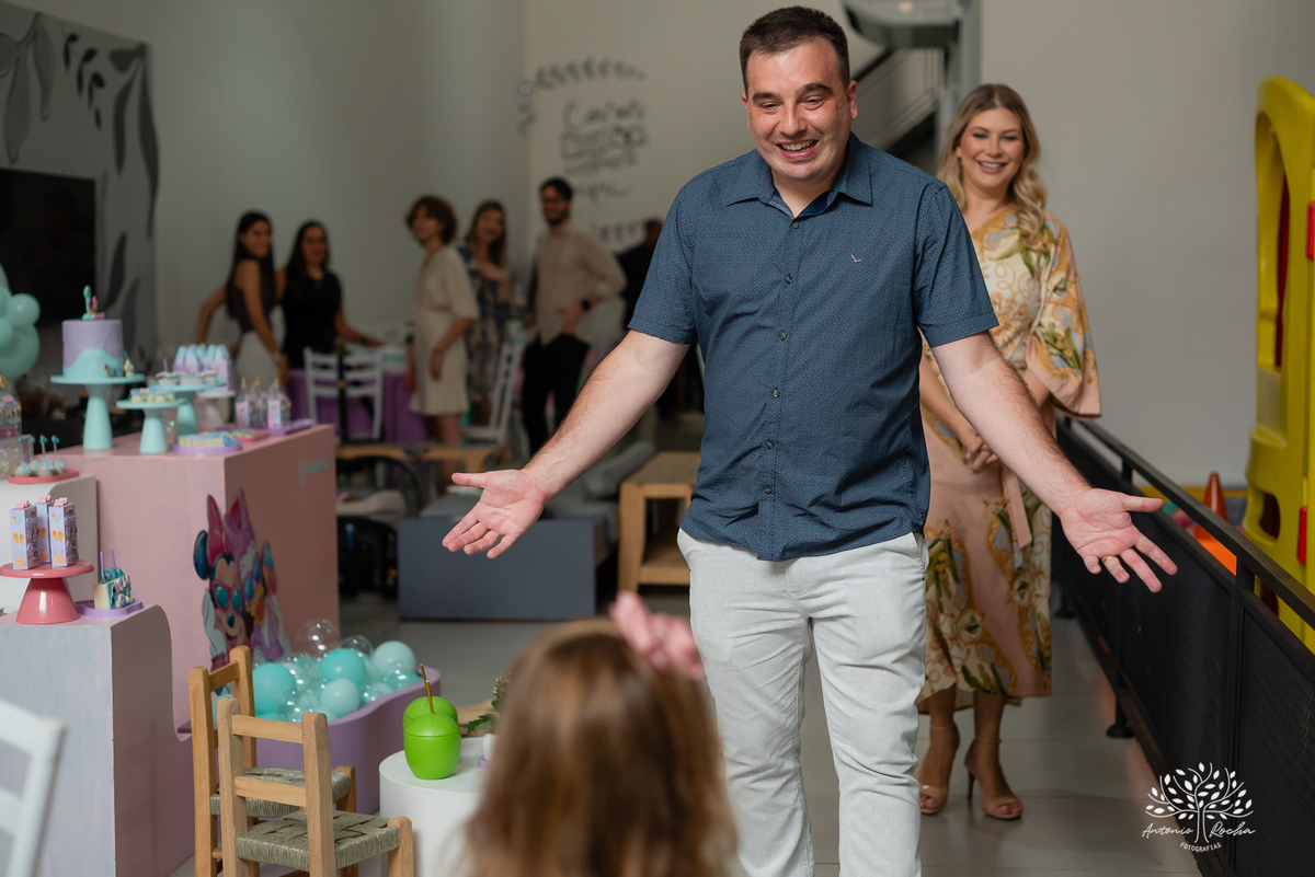 primeiro aninho - festa infantil - fotografia de aniversário - fotógrafo de crianças - fotografia infantil - aniversário de 1 ano - ensaio infantil - irmã mais velha - registro afetivo - Antonio Rocha Fotografias - fotografia espontânea - Pelotas -Adoleta