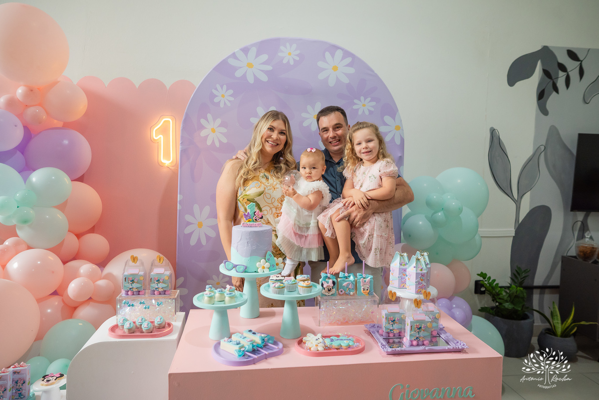 primeiro aninho - festa infantil - fotografia de aniversário - fotógrafo de crianças - fotografia infantil - aniversário de 1 ano - ensaio infantil - irmã mais velha - registro afetivo - Antonio Rocha Fotografias - fotografia espontânea - Pelotas -Adoleta