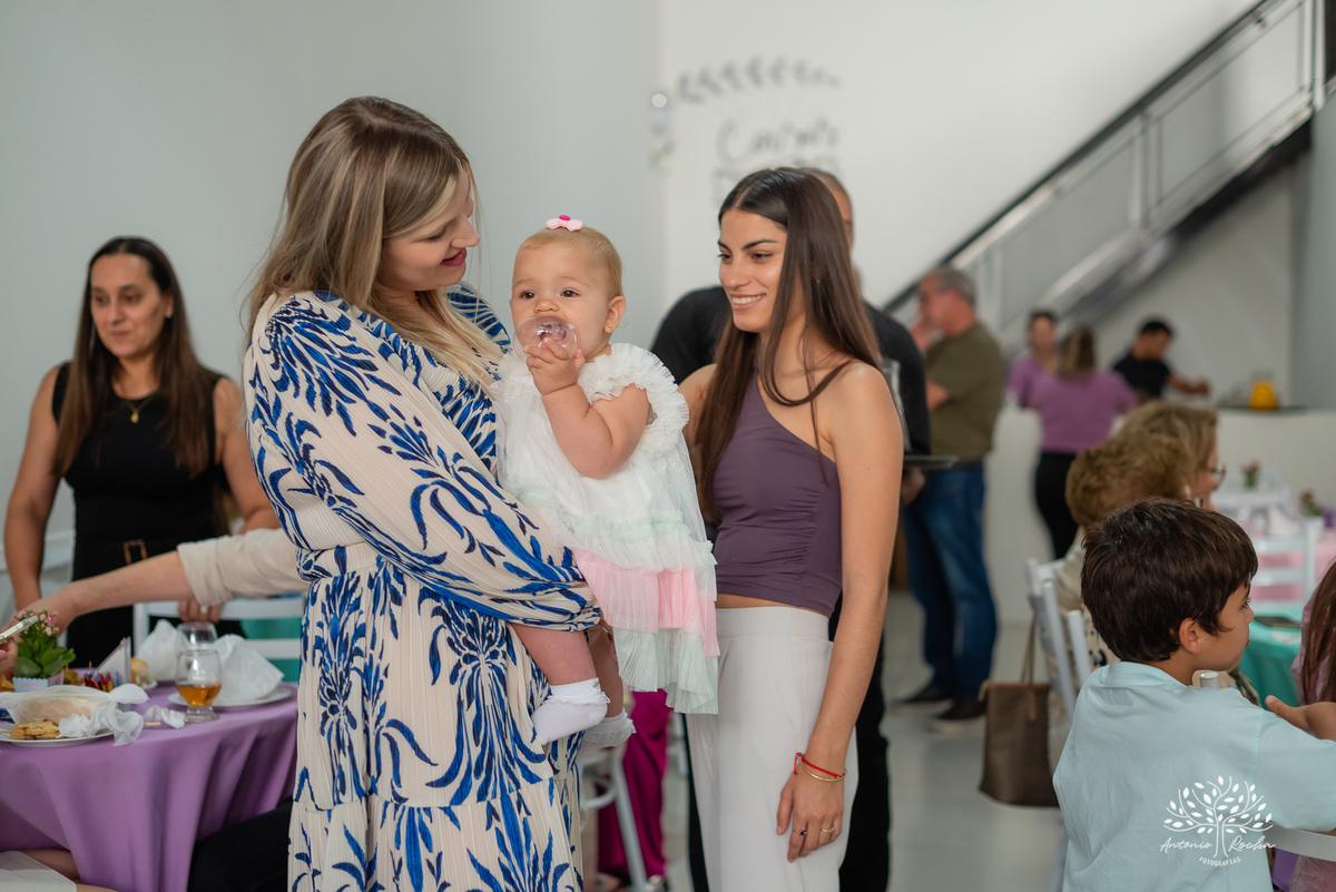 primeiro aninho - festa infantil - fotografia de aniversário - fotógrafo de crianças - fotografia infantil - aniversário de 1 ano - ensaio infantil - irmã mais velha - registro afetivo - Antonio Rocha Fotografias - fotografia espontânea - Pelotas -Adoleta