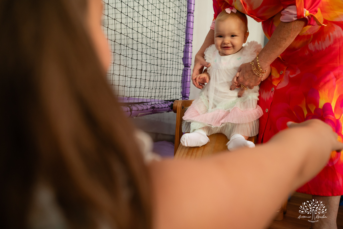 primeiro aninho - festa infantil - fotografia de aniversário - fotógrafo de crianças - fotografia infantil - aniversário de 1 ano - ensaio infantil - irmã mais velha - registro afetivo - Antonio Rocha Fotografias - fotografia espontânea - Pelotas -Adoleta