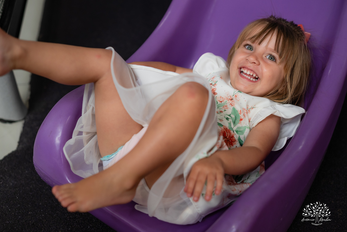primeiro aninho - festa infantil - fotografia de aniversário - fotógrafo de crianças - fotografia infantil - aniversário de 1 ano - ensaio infantil - irmã mais velha - registro afetivo - Antonio Rocha Fotografias - fotografia espontânea - Pelotas -Adoleta