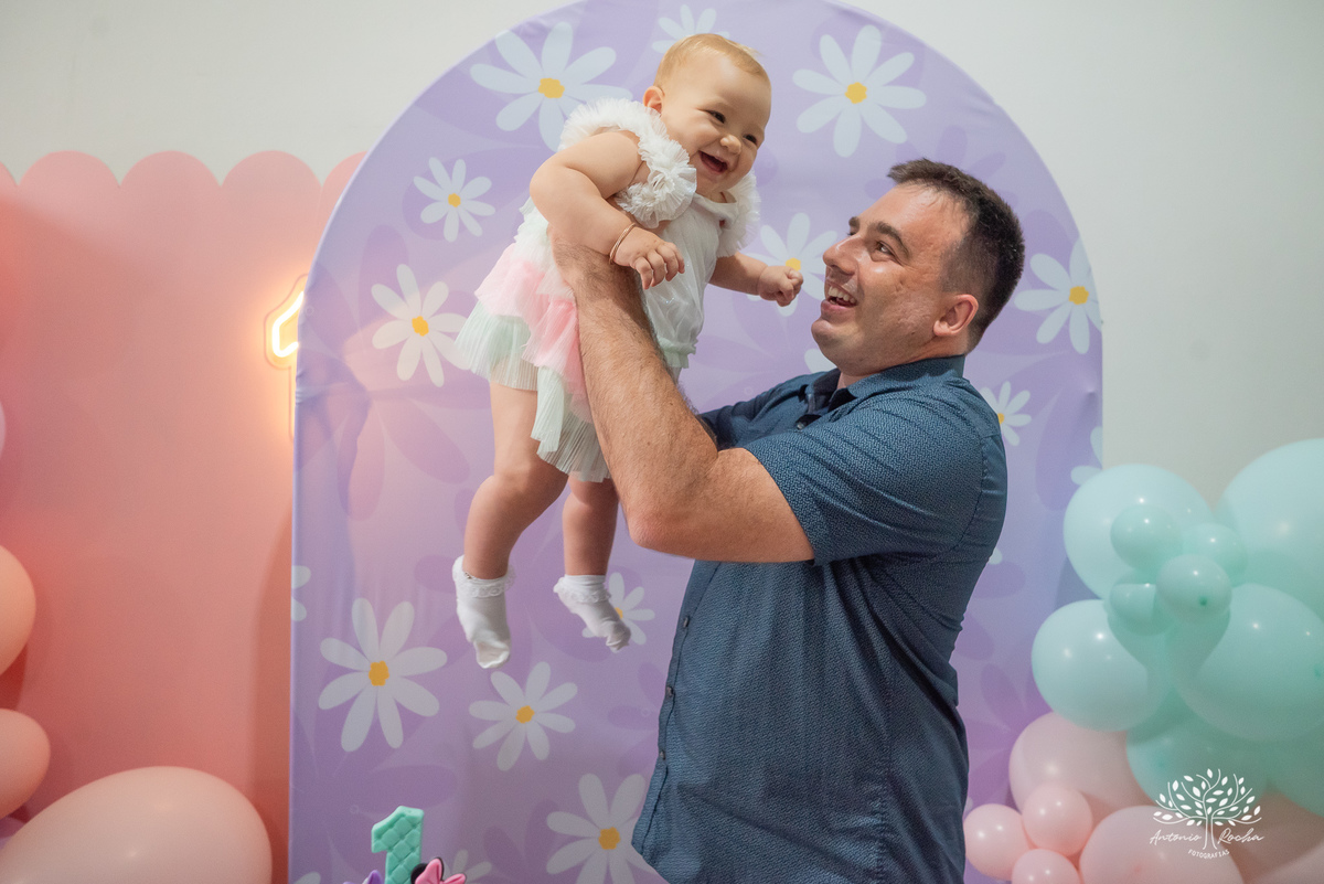 primeiro aninho - festa infantil - fotografia de aniversário - fotógrafo de crianças - fotografia infantil - aniversário de 1 ano - ensaio infantil - irmã mais velha - registro afetivo - Antonio Rocha Fotografias - fotografia espontânea - Pelotas -Adoleta