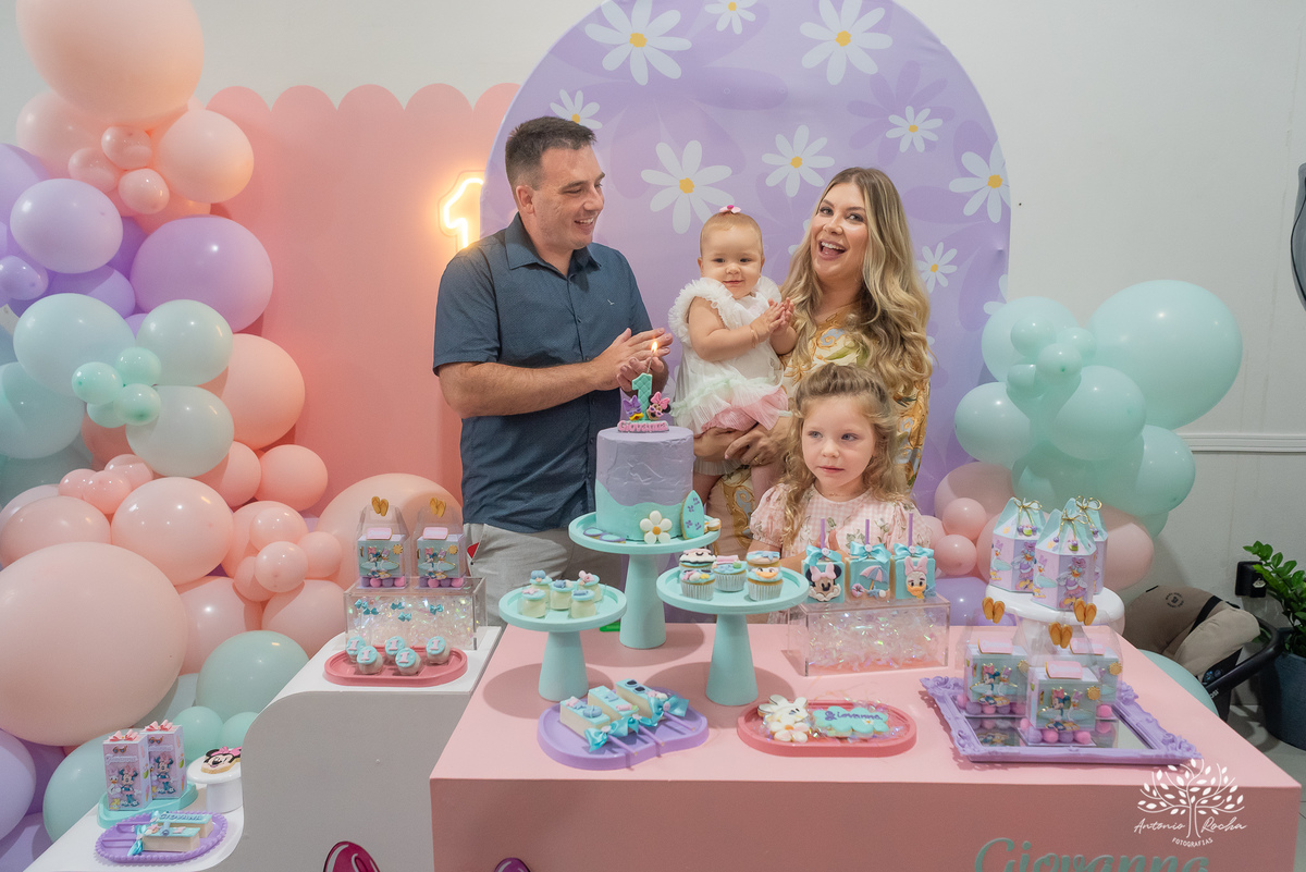 primeiro aninho - festa infantil - fotografia de aniversário - fotógrafo de crianças - fotografia infantil - aniversário de 1 ano - ensaio infantil - irmã mais velha - registro afetivo - Antonio Rocha Fotografias - fotografia espontânea - Pelotas -Adoleta