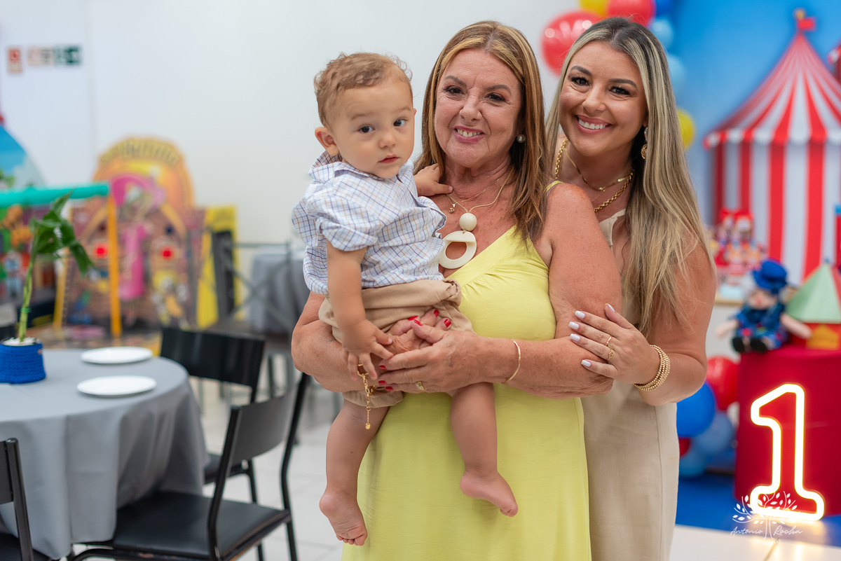 aniversário-infantil - primeiro-aninho - festa-de-1-ano - fotógrafo-infantil - fotografia-de-aniversário - Antonio-Rocha-Fotografias - decoração-circo - festa-tema-circo - Cliff-Kids - fotografia-profissional - ensaio-infantil - circo-do-Théo - Pelotas