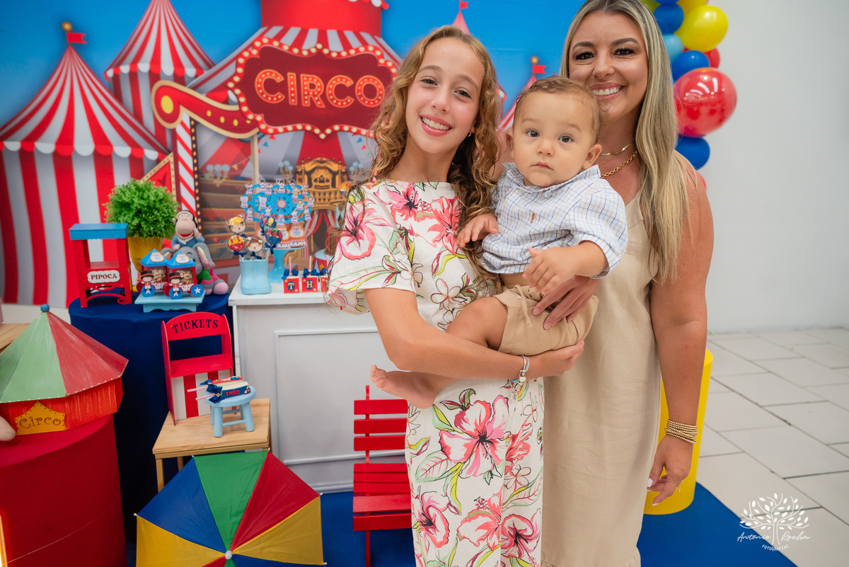 aniversário-infantil - primeiro-aninho - festa-de-1-ano - fotógrafo-infantil - fotografia-de-aniversário - Antonio-Rocha-Fotografias - decoração-circo - festa-tema-circo - Cliff-Kids - fotografia-profissional - ensaio-infantil - circo-do-Théo - Pelotas