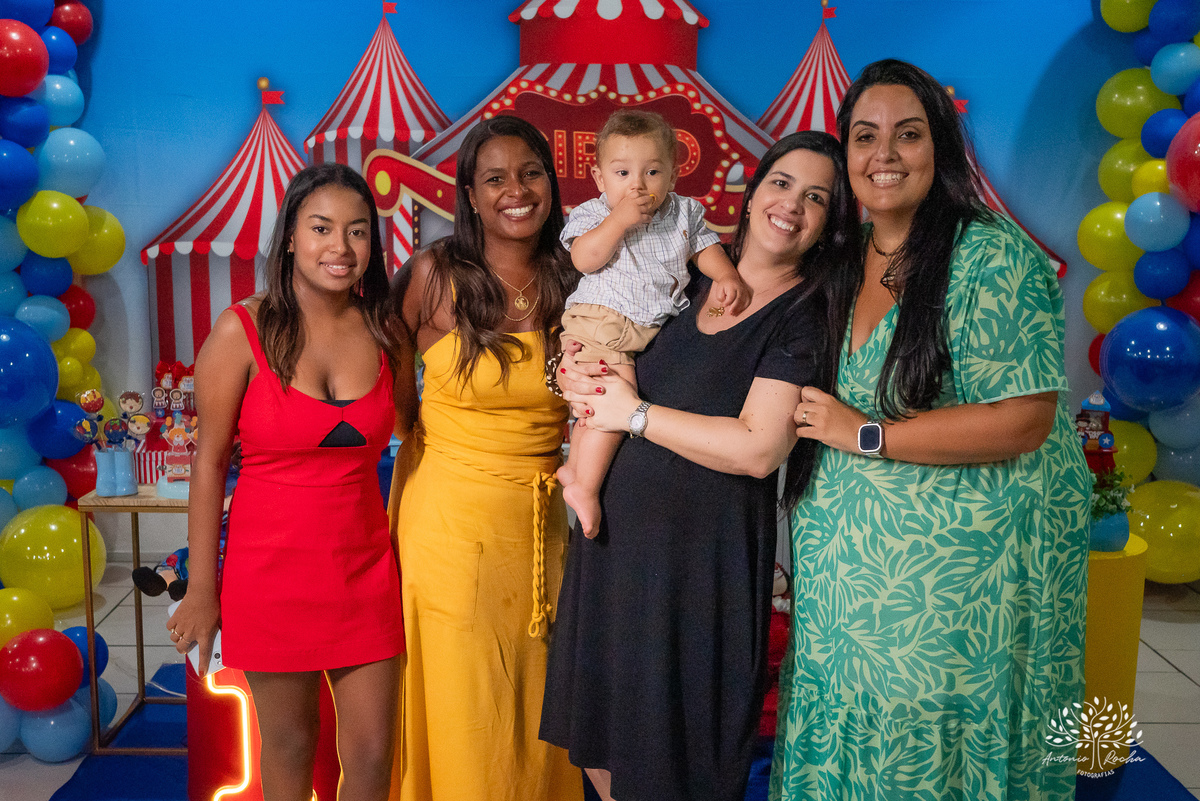 aniversário-infantil - primeiro-aninho - festa-de-1-ano - fotógrafo-infantil - fotografia-de-aniversário - Antonio-Rocha-Fotografias - decoração-circo - festa-tema-circo - Cliff-Kids - fotografia-profissional - ensaio-infantil - circo-do-Théo - Pelotas