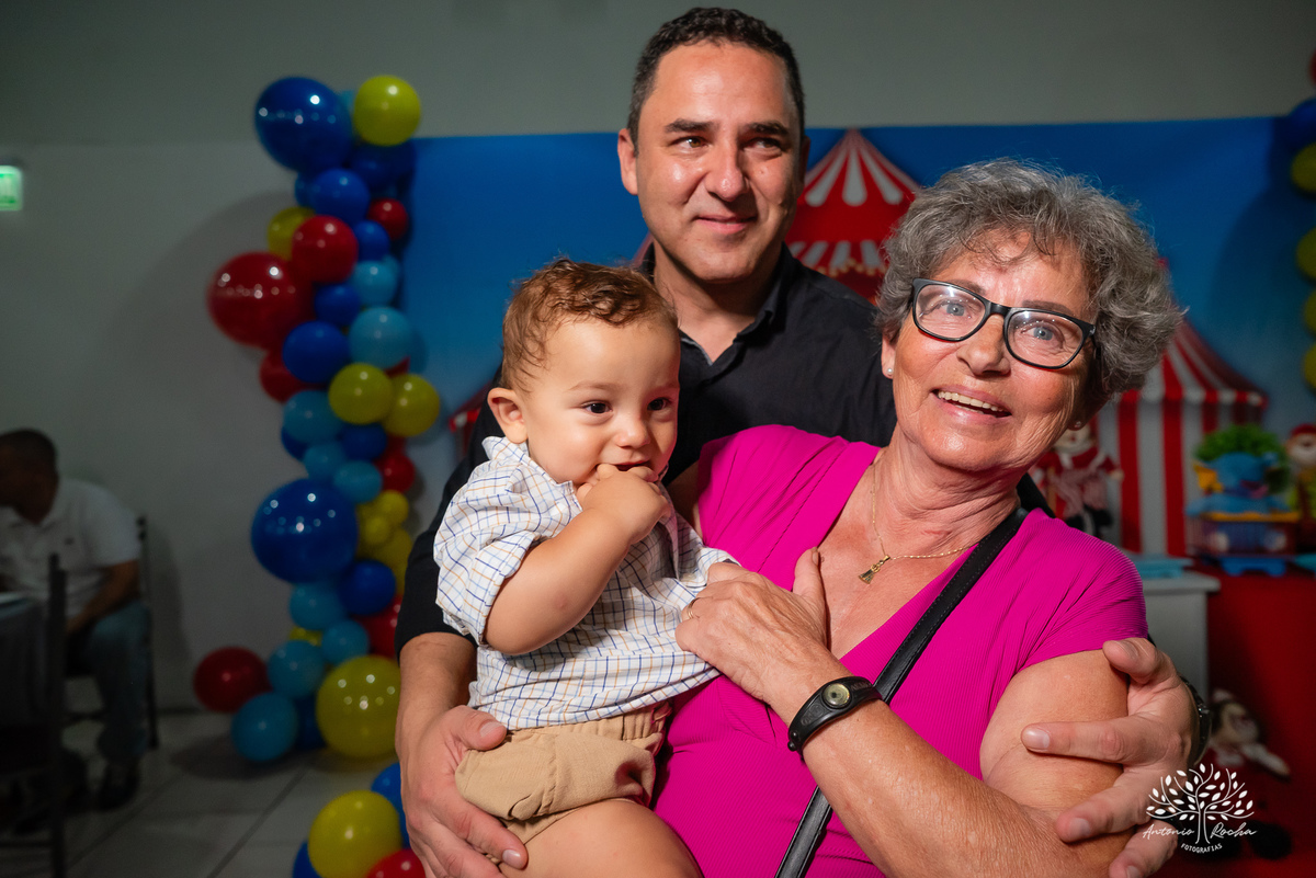 aniversário-infantil - primeiro-aninho - festa-de-1-ano - fotógrafo-infantil - fotografia-de-aniversário - Antonio-Rocha-Fotografias - decoração-circo - festa-tema-circo - Cliff-Kids - fotografia-profissional - ensaio-infantil - circo-do-Théo - Pelotas