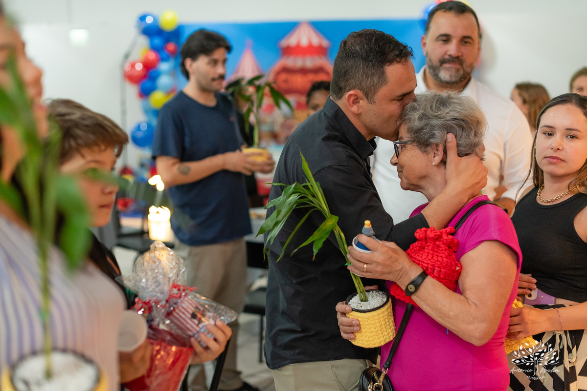 aniversário-infantil - primeiro-aninho - festa-de-1-ano - fotógrafo-infantil - fotografia-de-aniversário - Antonio-Rocha-Fotografias - decoração-circo - festa-tema-circo - Cliff-Kids - fotografia-profissional - ensaio-infantil - circo-do-Théo - Pelotas