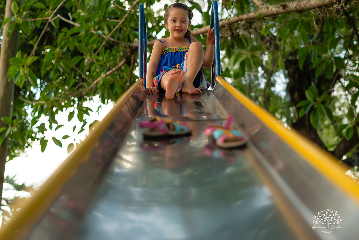 aniversário-infantil – fotografia-de-aniversário – fotógrafo-infantil - banho-de-chuva – memórias-da-infância – fotografia-afetiva – festa-infantil-ao-ar-livre – caça e pesca - Pelotas – fotografia-documental – fotografia-com-emoção – Antonio-Rocha