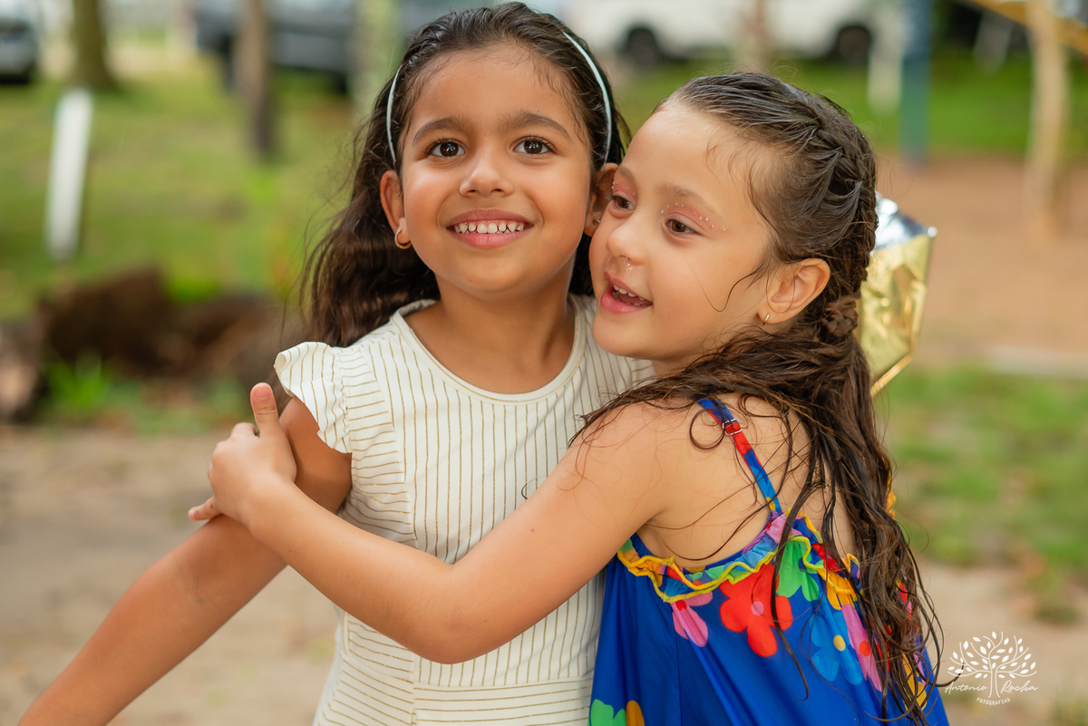 aniversário-infantil – fotografia-de-aniversário – fotógrafo-infantil - banho-de-chuva – memórias-da-infância – fotografia-afetiva – festa-infantil-ao-ar-livre – caça e pesca - Pelotas – fotografia-documental – fotografia-com-emoção – Antonio-Rocha