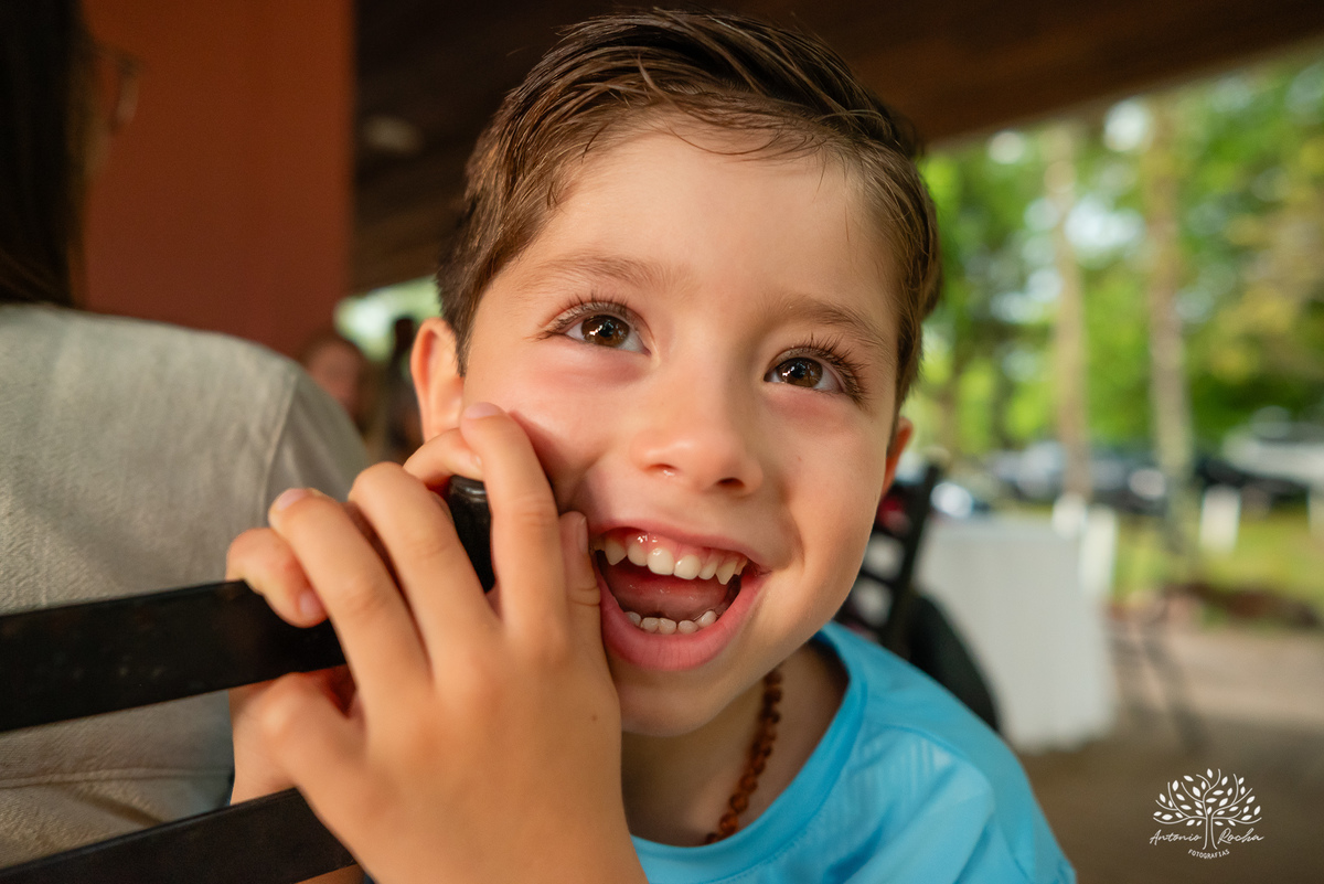 aniversário-infantil – fotografia-de-aniversário – fotógrafo-infantil - banho-de-chuva – memórias-da-infância – fotografia-afetiva – festa-infantil-ao-ar-livre – caça e pesca - Pelotas – fotografia-documental – fotografia-com-emoção – Antonio-Rocha