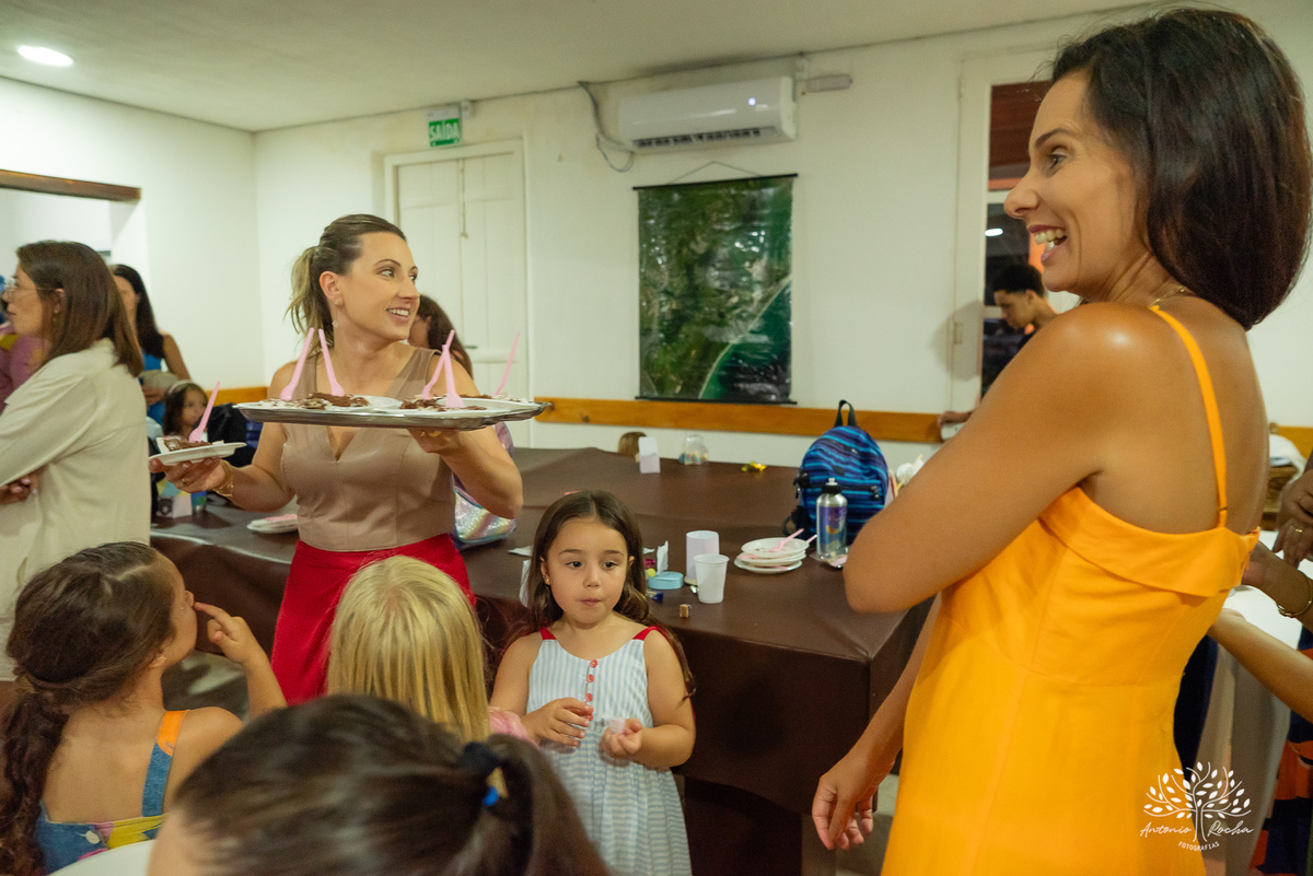 aniversário-infantil – fotografia-de-aniversário – fotógrafo-infantil - banho-de-chuva – memórias-da-infância – fotografia-afetiva – festa-infantil-ao-ar-livre – caça e pesca - Pelotas – fotografia-documental – fotografia-com-emoção – Antonio-Rocha