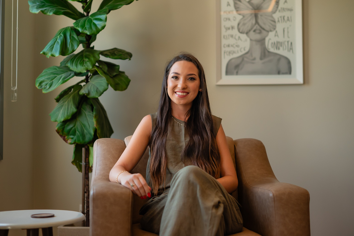 ensaio-profissional - fotografia-profissional - branding-pessoal - psicóloga - fotografia-de-perfil - identidade-visual - posicionamento-digital - ensaio-corporativo - foto-para-redes-sociais - fotografia-autêntica - Antonio-Rocha-Fotografias – pelotas