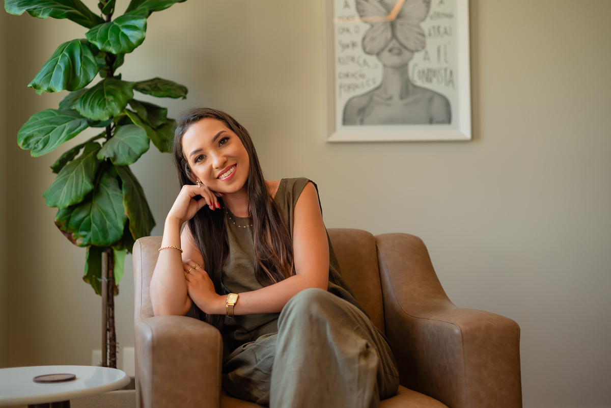 ensaio-profissional - fotografia-profissional - branding-pessoal - psicóloga - fotografia-de-perfil - identidade-visual - posicionamento-digital - ensaio-corporativo - foto-para-redes-sociais - fotografia-autêntica - Antonio-Rocha-Fotografias – pelotas