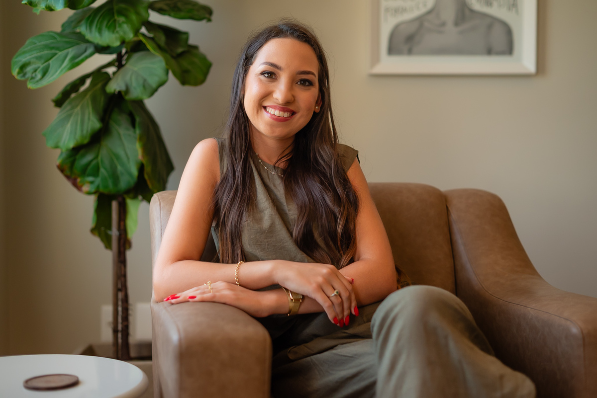 ensaio-profissional - fotografia-profissional - branding-pessoal - psicóloga - fotografia-de-perfil - identidade-visual - posicionamento-digital - ensaio-corporativo - foto-para-redes-sociais - fotografia-autêntica - Antonio-Rocha-Fotografias – pelotas