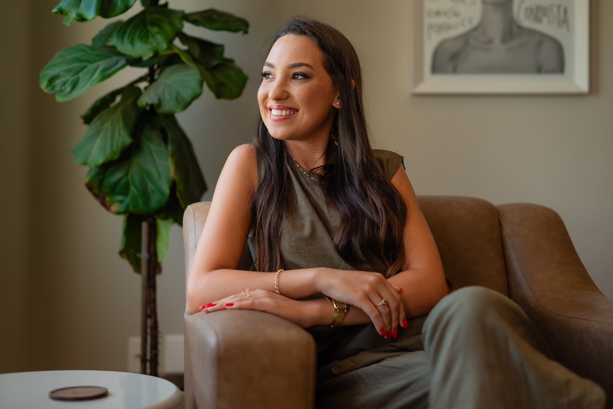 ensaio-profissional - fotografia-profissional - branding-pessoal - psicóloga - fotografia-de-perfil - identidade-visual - posicionamento-digital - ensaio-corporativo - foto-para-redes-sociais - fotografia-autêntica - Antonio-Rocha-Fotografias – pelotas