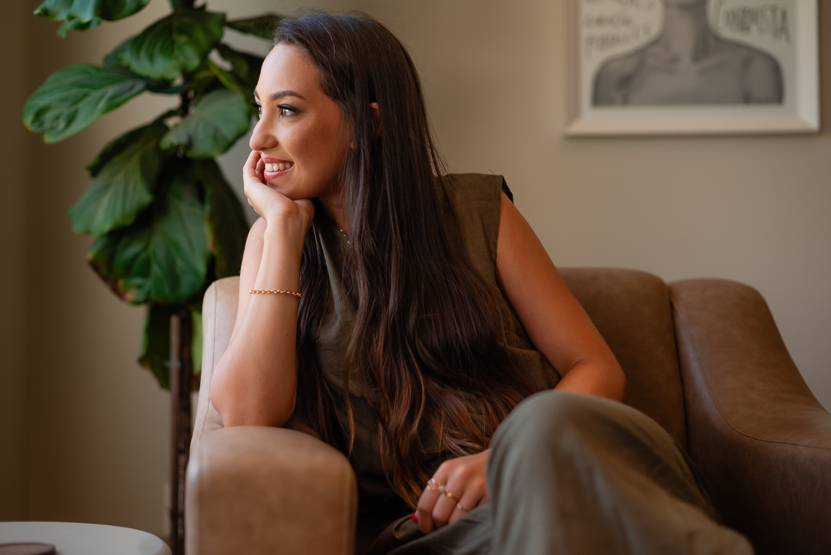 ensaio-profissional - fotografia-profissional - branding-pessoal - psicóloga - fotografia-de-perfil - identidade-visual - posicionamento-digital - ensaio-corporativo - foto-para-redes-sociais - fotografia-autêntica - Antonio-Rocha-Fotografias – pelotas