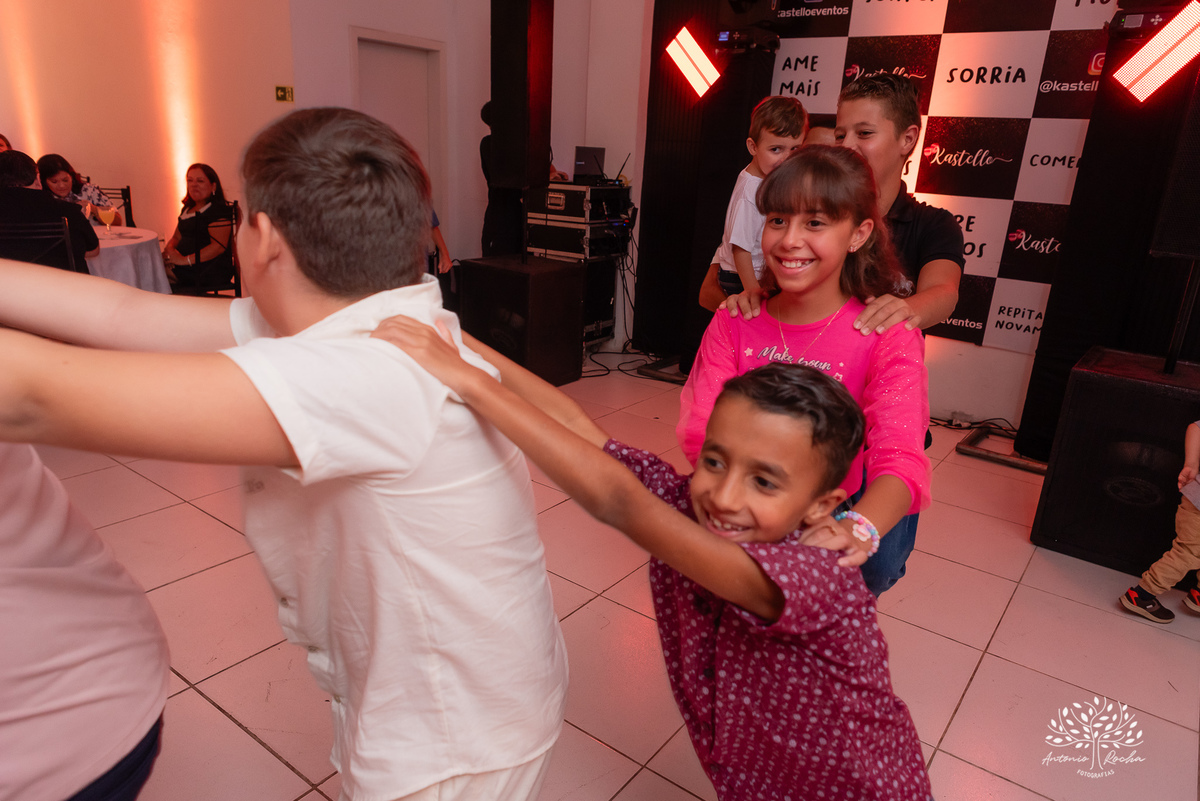 festa de 30 anos - 15 anos depois - celebração de 30 anos - fotografia de aniversário - valsa com o pai - fotógrafo de festas - Antonio Rocha Fotografias - fotos de 30 anos - festa inesquecível - celebração com família - realização de sonhos - Pelotas