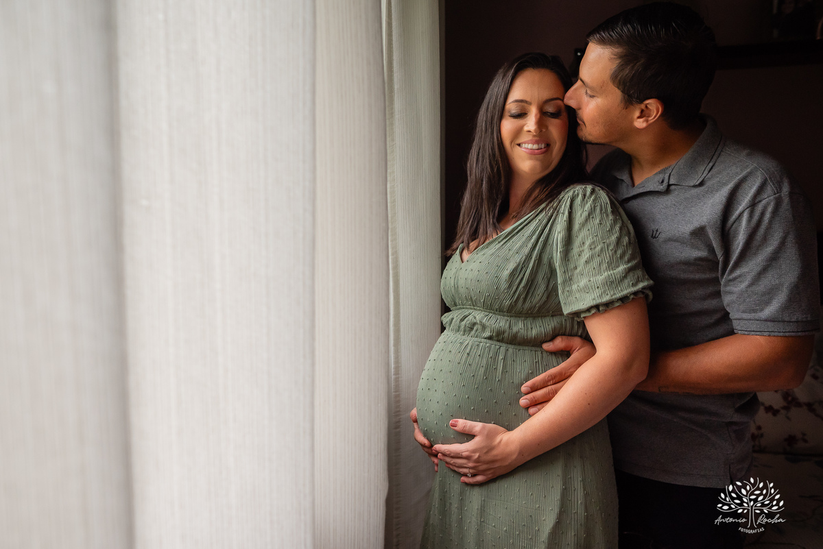 ensaio gestante - fotografia de família - espera do bebê - quartinho do bebê - chegada do bebê ensaio externo - conexão familiar - fotógrafo de gestante - Antonio Rocha Fotografias - ensaio em casa - ensaio lifestyle - ensaio no quintal - pelotas