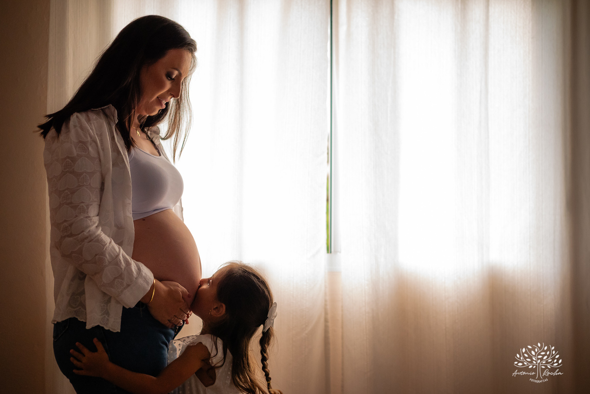ensaio gestante - fotografia de família - espera do bebê - quartinho do bebê - chegada do bebê ensaio externo - conexão familiar - fotógrafo de gestante - Antonio Rocha Fotografias - ensaio em casa - ensaio lifestyle - ensaio no quintal - pelotas
