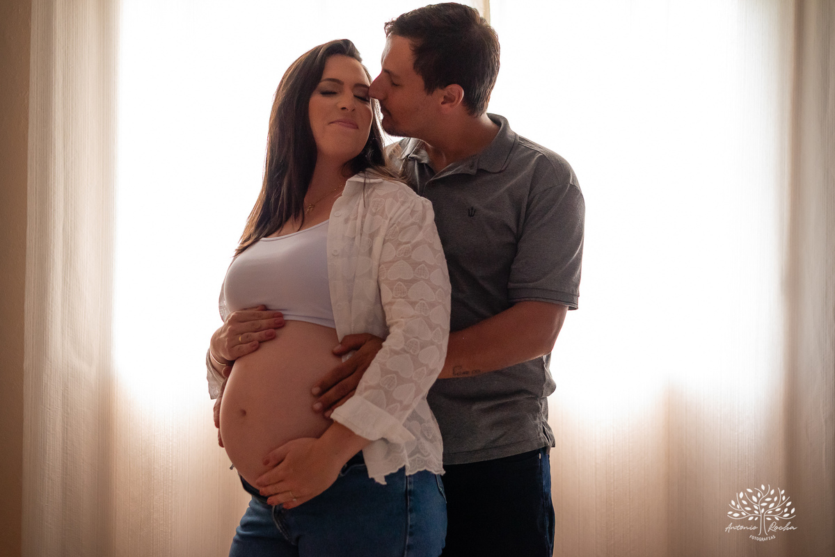 ensaio gestante - fotografia de família - espera do bebê - quartinho do bebê - chegada do bebê ensaio externo - conexão familiar - fotógrafo de gestante - Antonio Rocha Fotografias - ensaio em casa - ensaio lifestyle - ensaio no quintal - pelotas