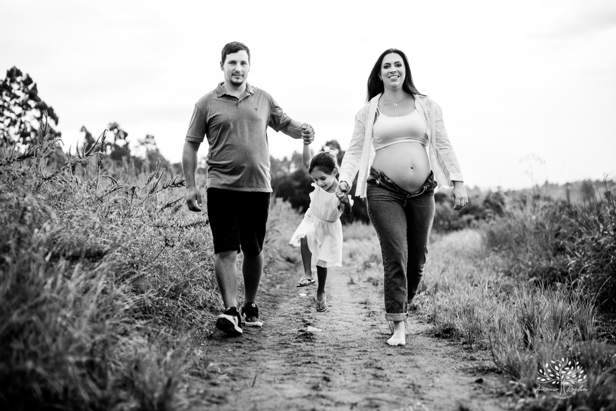 ensaio gestante - fotografia de família - espera do bebê - quartinho do bebê - chegada do bebê ensaio externo - conexão familiar - fotógrafo de gestante - Antonio Rocha Fotografias - ensaio em casa - ensaio lifestyle - ensaio no quintal - pelotas