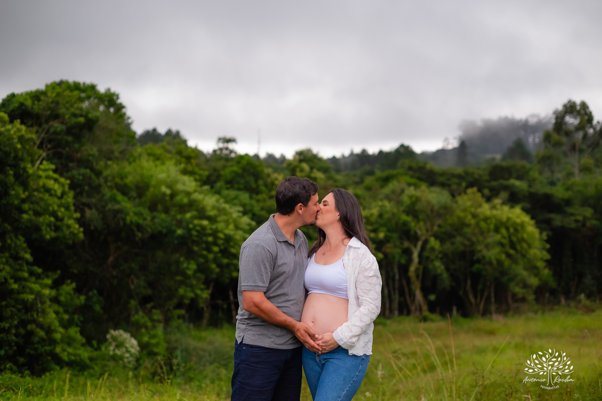 ensaio gestante - fotografia de família - espera do bebê - quartinho do bebê - chegada do bebê ensaio externo - conexão familiar - fotógrafo de gestante - Antonio Rocha Fotografias - ensaio em casa - ensaio lifestyle - ensaio no quintal - pelotas