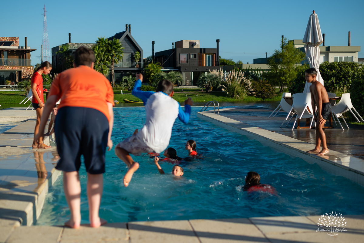festa infantil - aniversário de 11 anos - fotografia de festa - fotógrafo infantil - festa no salão de condomínio - futebol de sabão - bexiga de água - @pesdescalco - lembranças da infância - Antonio Rocha Fotografias - fotografia de aniversário - Pelotas