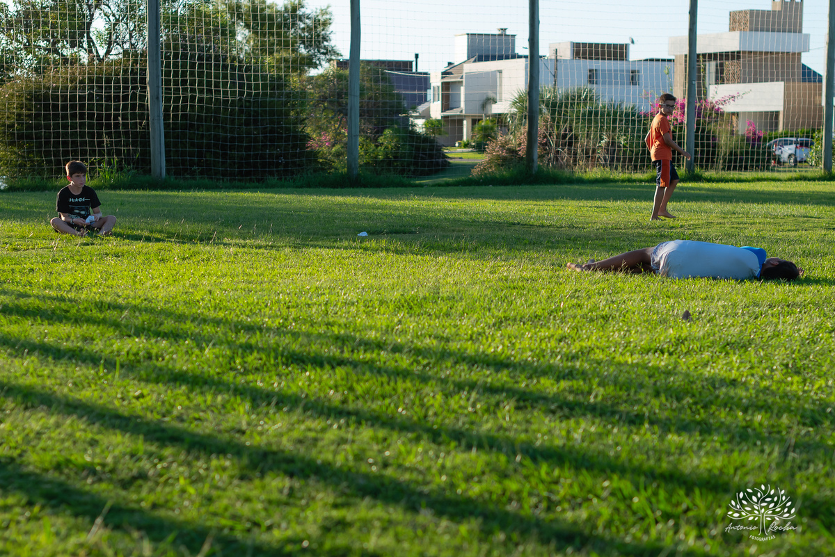 festa infantil - aniversário de 11 anos - fotografia de festa - fotógrafo infantil - festa no salão de condomínio - futebol de sabão - bexiga de água - @pesdescalco - lembranças da infância - Antonio Rocha Fotografias - fotografia de aniversário - Pelotas