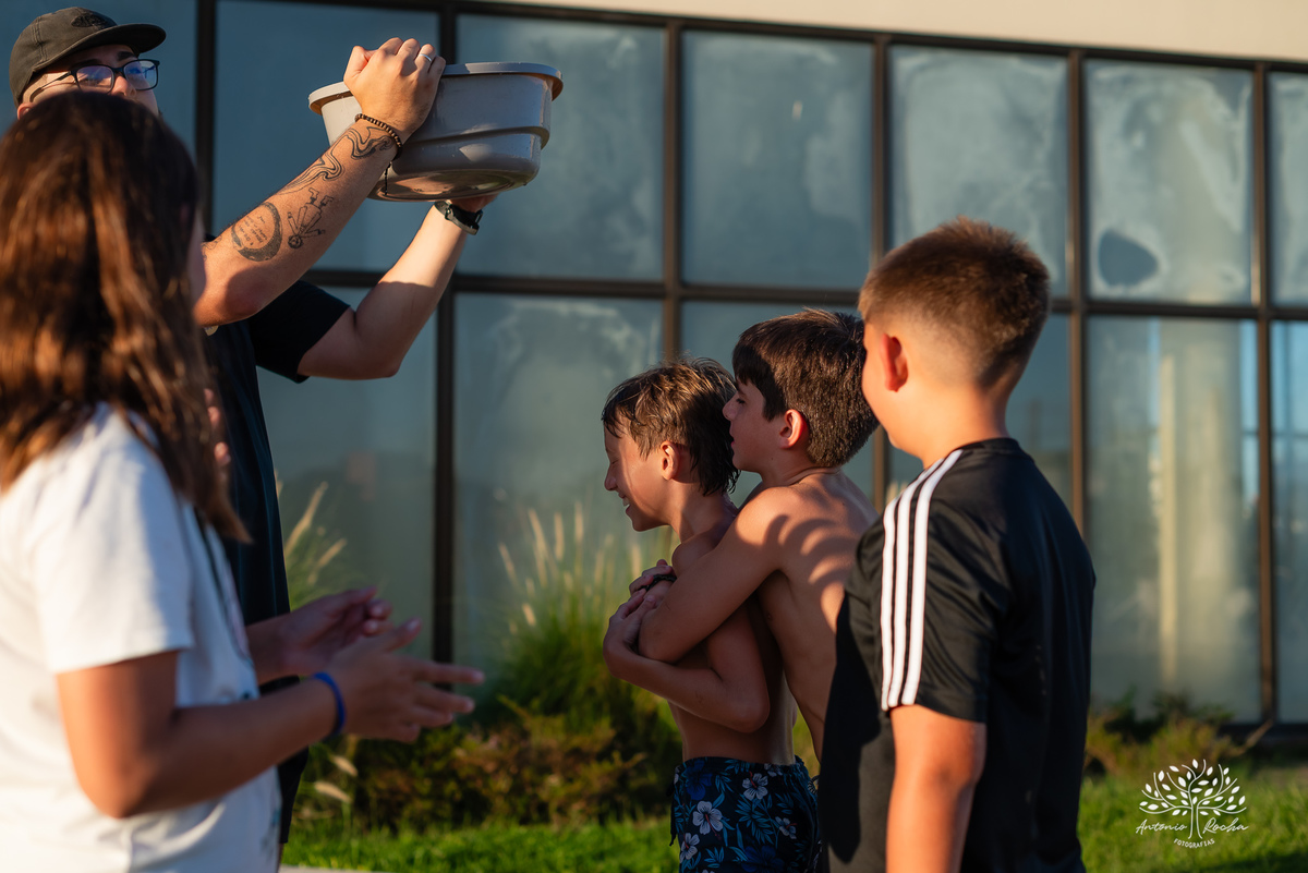 festa infantil - aniversário de 11 anos - fotografia de festa - fotógrafo infantil - festa no salão de condomínio - futebol de sabão - bexiga de água - @pesdescalco - lembranças da infância - Antonio Rocha Fotografias - fotografia de aniversário - Pelotas